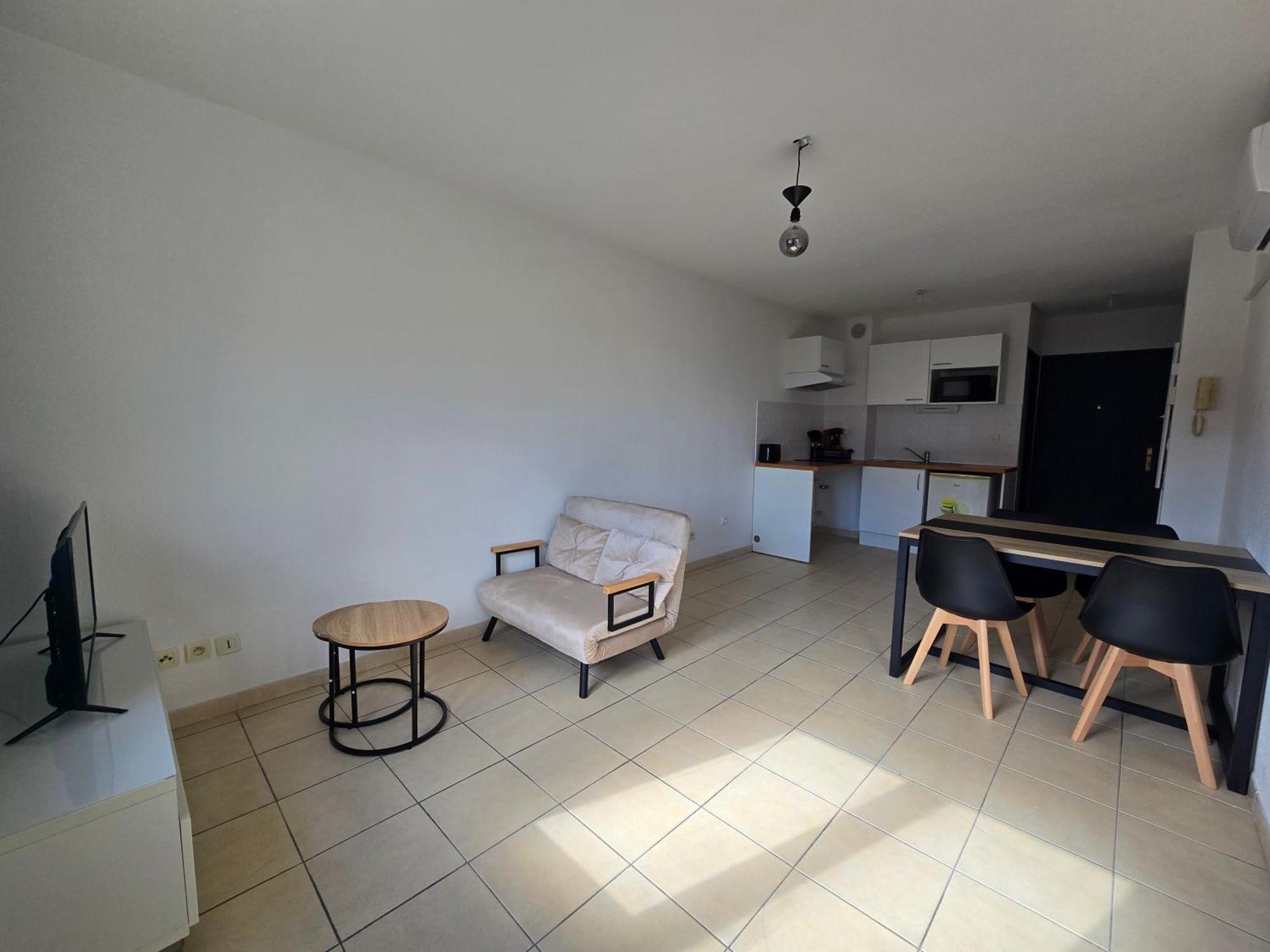 Dans Avec Piscine * Agde